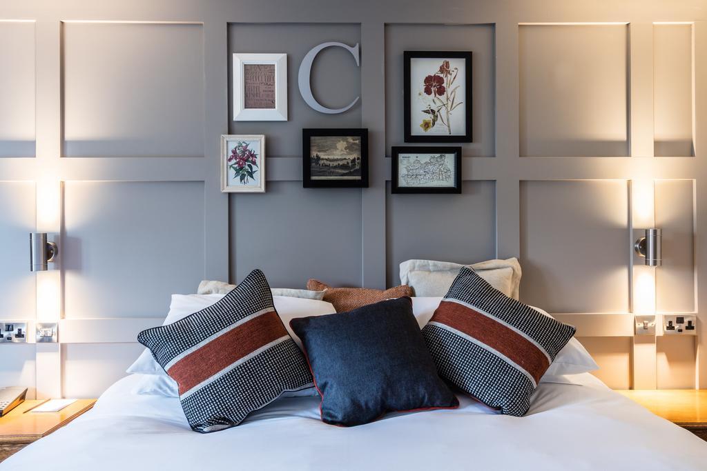 Crown Hotel Chertsey Dış mekan fotoğraf