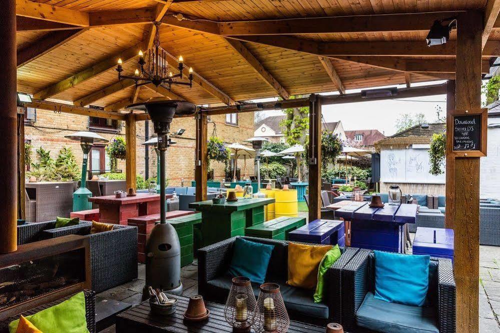 Crown Hotel Chertsey Dış mekan fotoğraf